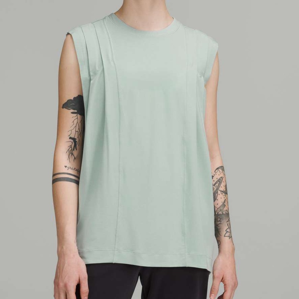Lululemon Modal Pleated Shoulder Tank Top ~ Size 4 - Picture 2 of 6